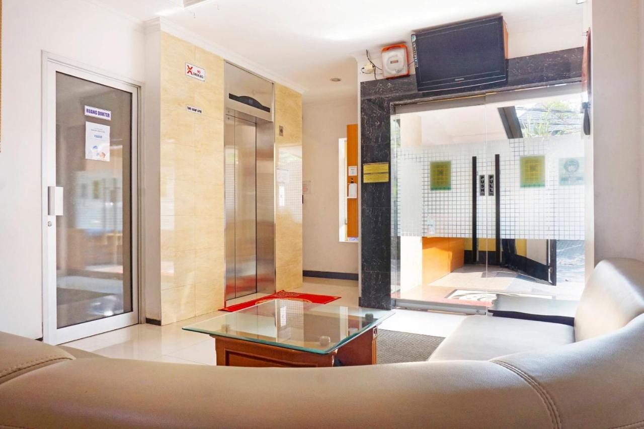 Collection O 91380 Golden Mansion Hotel จาการ์ตา ภายนอก รูปภาพ