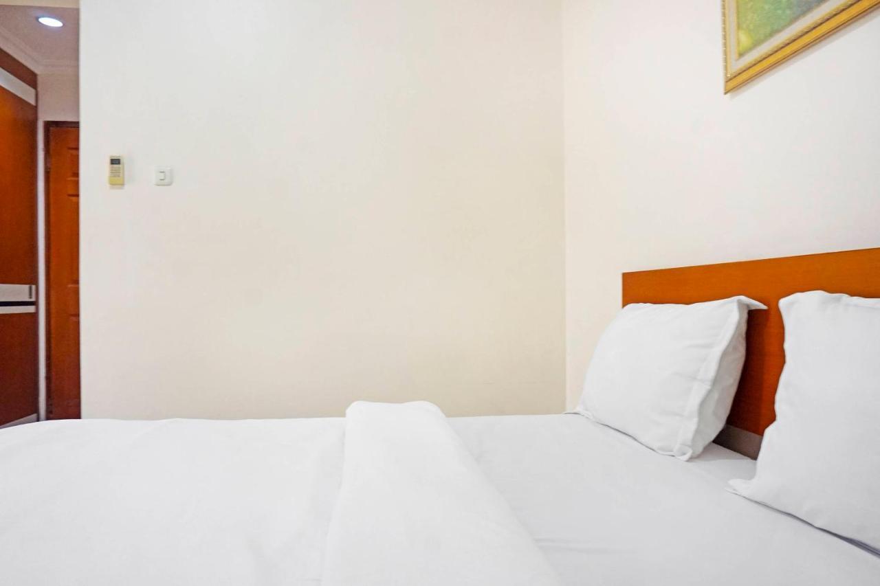 Collection O 91380 Golden Mansion Hotel จาการ์ตา ภายนอก รูปภาพ