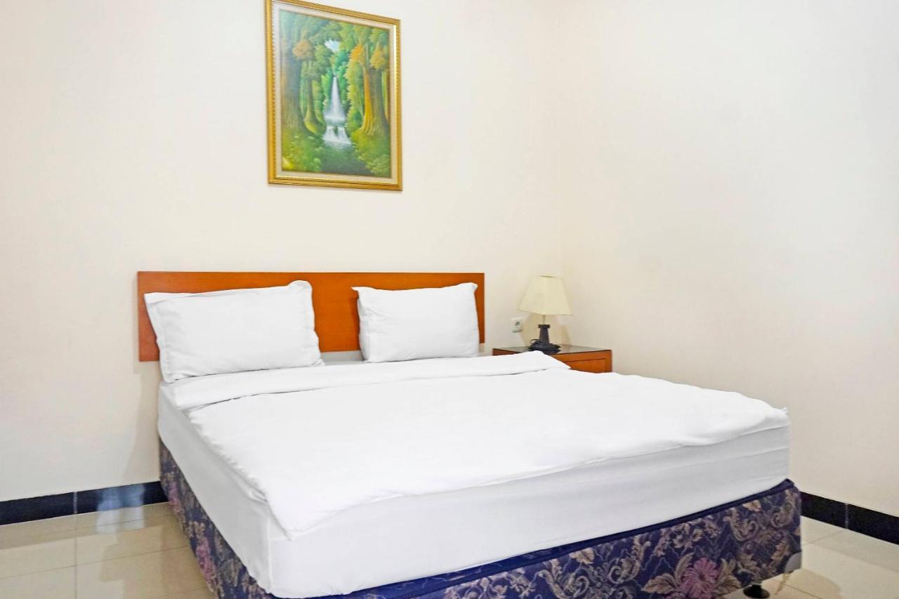 Collection O 91380 Golden Mansion Hotel จาการ์ตา ภายนอก รูปภาพ